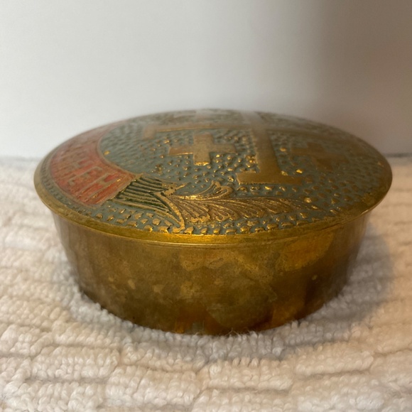 Vintage Bethlehem and Jerusalem Cross Pyx - Enamelled Brass - Picture 5 of 14